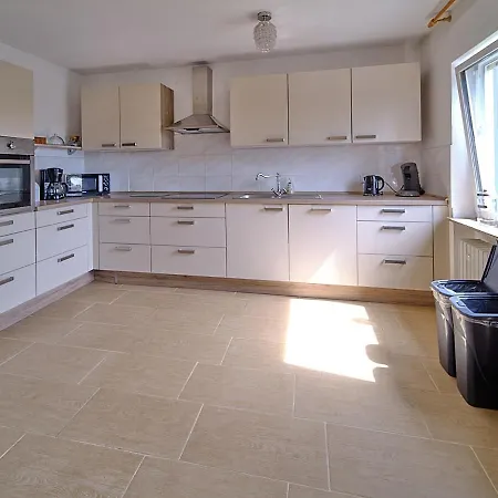 Eifel Ferienhaus Mirjam Мандершайд